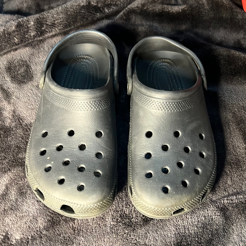 Black crocs